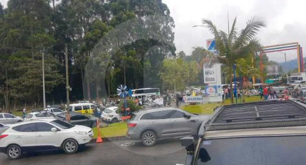 Medellín hoy: manifestantes bloquean accesos del aeropuerto José María Córdova