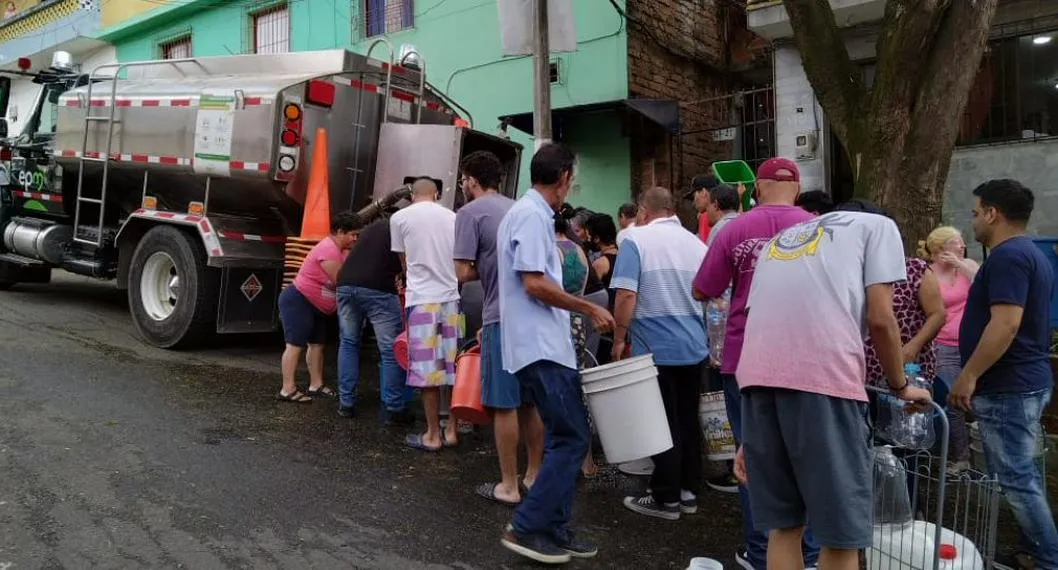 Amargo domingo para más de un millón de habitantes que están sin agua en Medellín