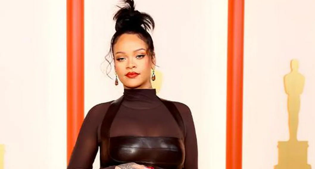 Premios Óscar 2023: Foto de Rihanna en la alfombra.