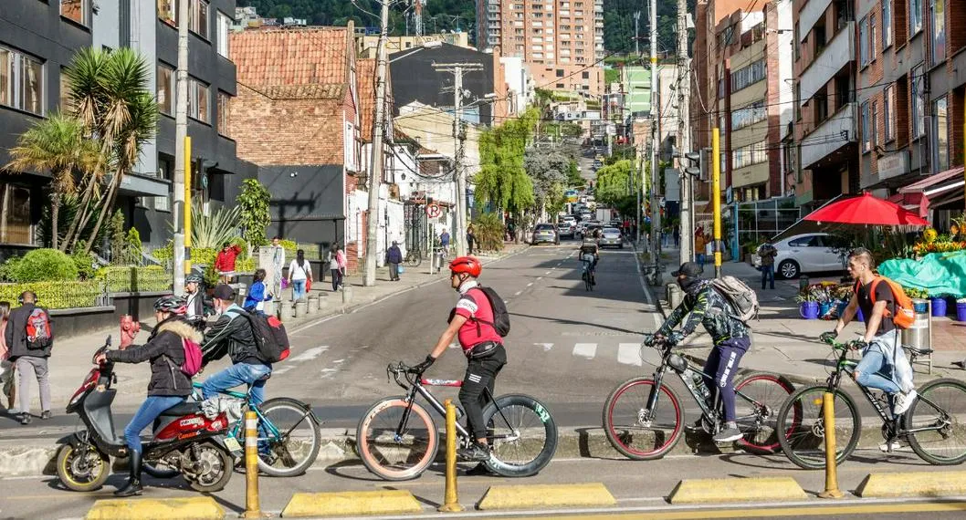 La Alcaldía de Bogotá prepara una resolución que establecerá medidas obligatorias para miles de conductores; entre ellas, licencia y Soat.