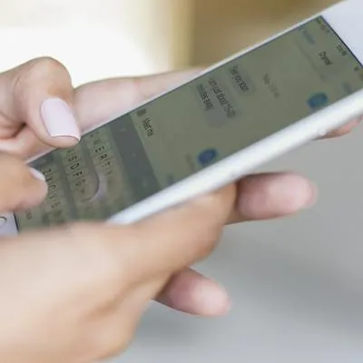 Aunque los dispositivos iOS no tienen la opción de cambiar la fuente de tu texto, existen otras maneras de hacerlo y de forma gratuita.