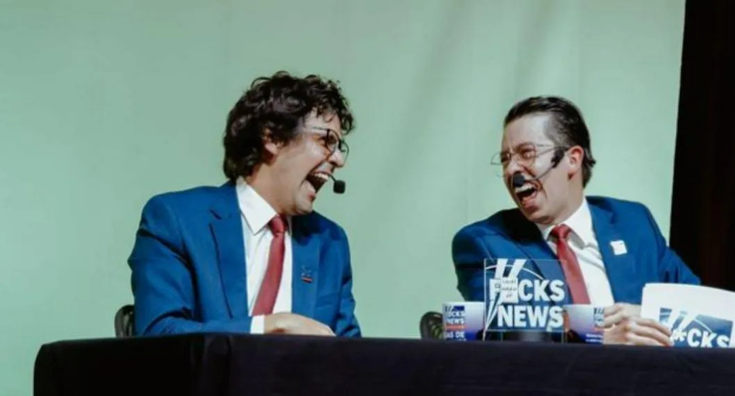 Comediantes Camilo Pardo y Camilo Sánchez durante un show en vivo de 'Fucks News'.