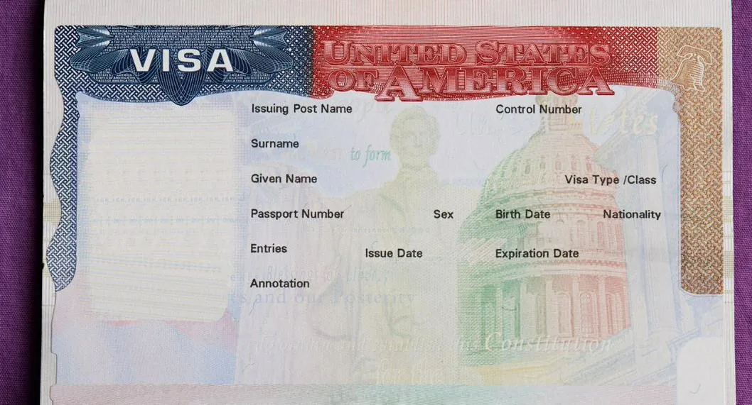Foto de una visa americana a propósito de qué es el programa Welcome US