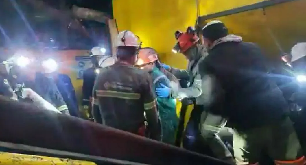 Cuatro mineros muertos y 17 atrapados por explosión de mina en Cundinamarca