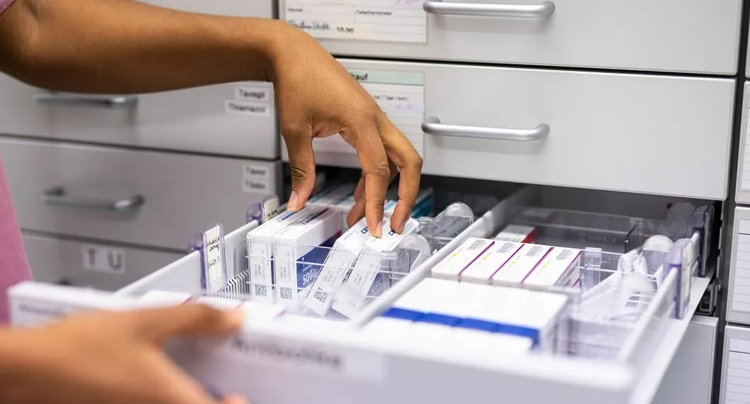 Escasean 17 medicamentos: no hay para VIH y leucemia