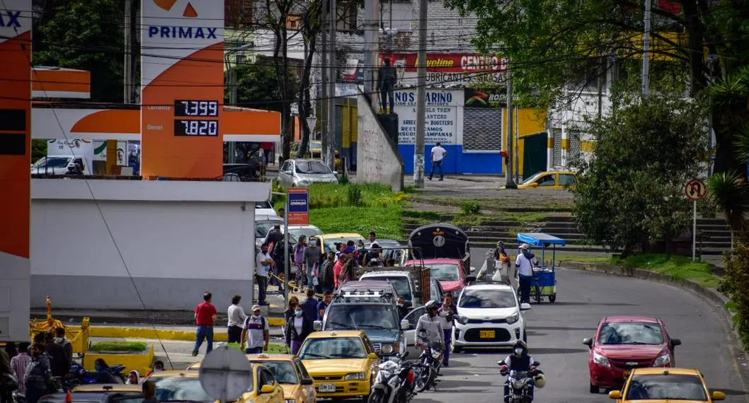 Carros en Colombia a propósito del impuesto vehicular.