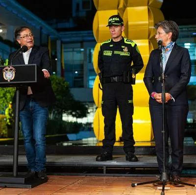 El presidente Gustavo Petro y la alcaldesa de Bogotá, Claudia López, quien opinó sobre la "paz total".