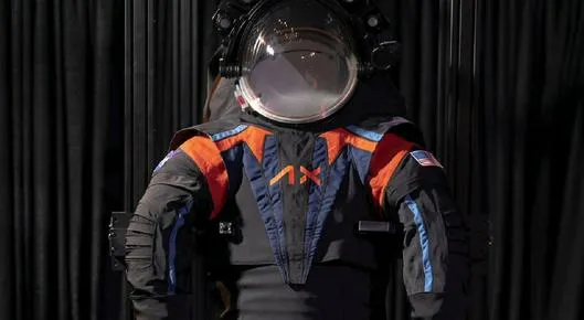 Nasa presentó nuevos uniformes con los que espera volver a la luna y le servirán principalmente a las mujeres.