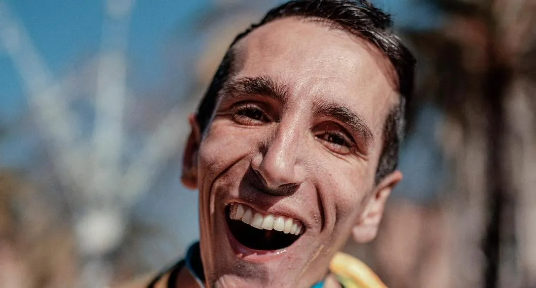 Alex Roca completó la Maratón de Barcelona y se convirtió en el primer atleta con ese porcentaje de discapacidad en hacerlo. 