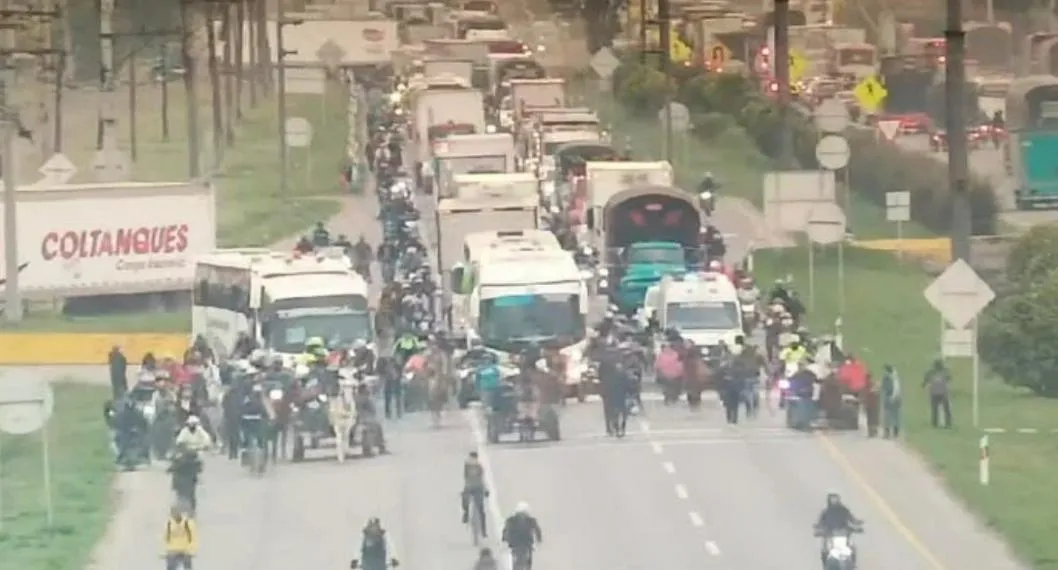 Este martes 21 de marzo se presentan bloqueos en Bogotá. La calle 13 registra protesta de carreteros de tracción animal. 