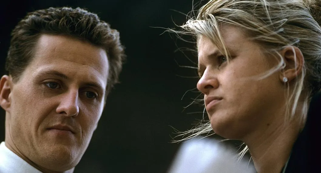 Michael Schumacher y Corinna Schumacher, en el Gran Premio de Japón, en 1997. Michael Schumacher: exjefe de la F1 dijo que la esposa Corinna es una prisionera