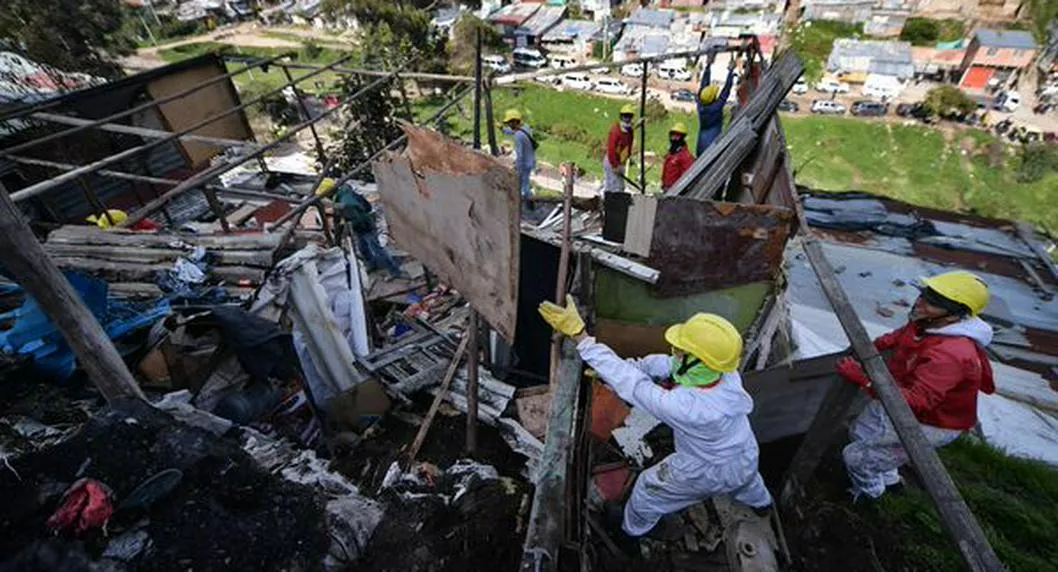 Desmantelan viviendas de Ciudad Bolívar, en Bogotá, por fuertes lluvias