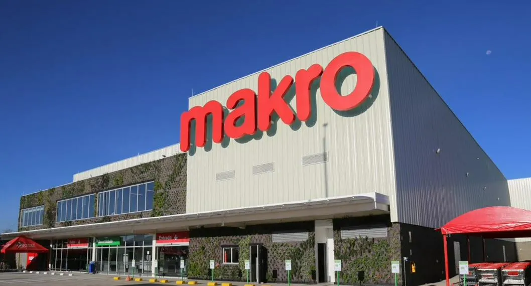Makro competirá contra Éxito y Alkosto con campaña de productos a 100.000 pesos.
