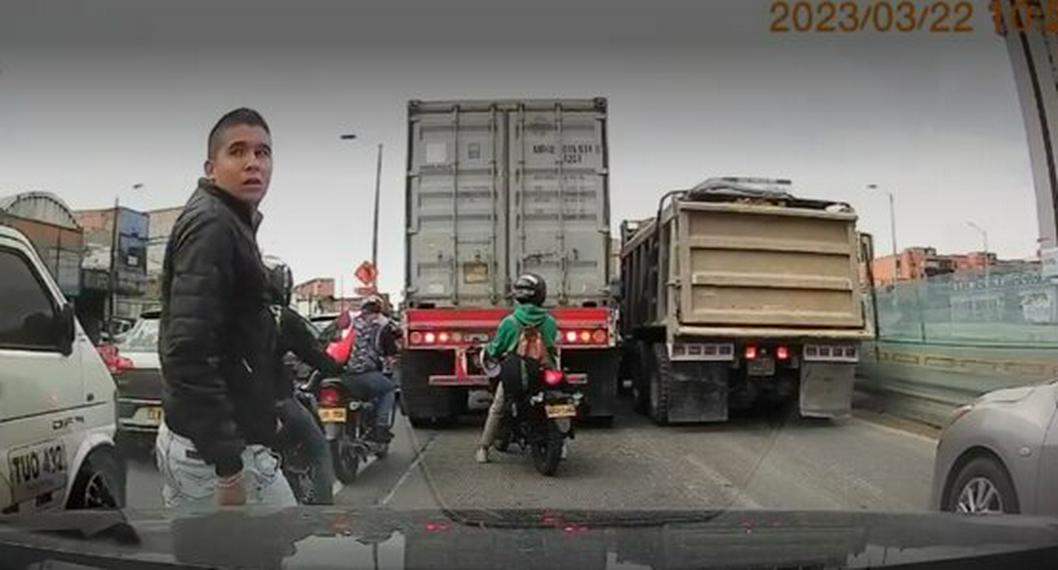 Atraco en avenida 68 de Bogotá queda en vídeo con el delincuente armado