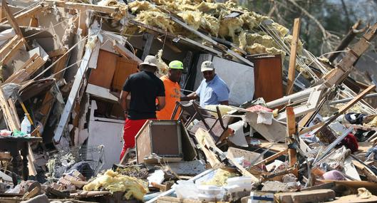 Un grupo de empleados se salvó de morir en el tornado de Mississippi gracias a refugiarse en una nevera.