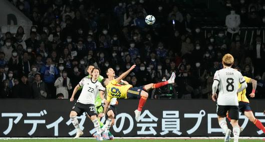 Video del gol de chilena de Rafael Santos Borré en el partido de Colombia vs. Japón.