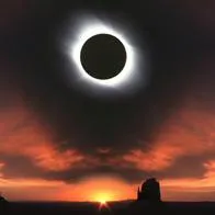 Foto de un eclipse solar, a propósito del artículo sobre cómo ver el próximo eclipse en Colombia. 