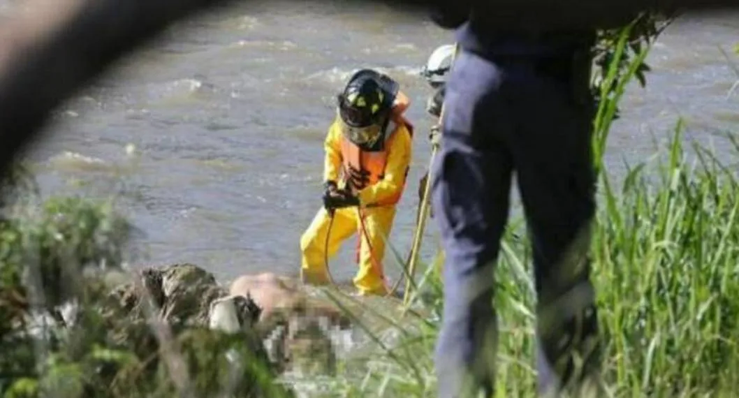 Encuentra el cuerpo de un hombre sin vida flotando en Río Bogotá. Vecinos de un barrio se dieron cuenta y llamaron a la Policía | Qué pasó en Río Bogotá.