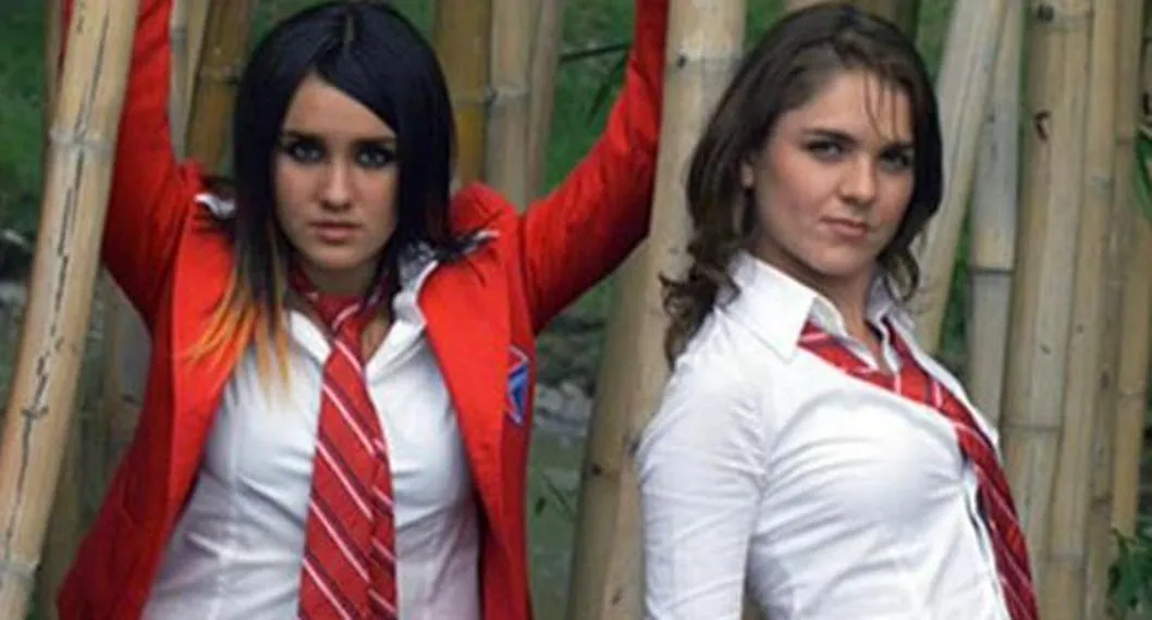 Roberta (Dulce María y José Luján (Zoraida Gómez) en 'Rebelde'.
En relación con la vida de Gómez en la actualidad.
