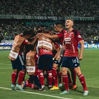 Independiente Medellín celebrando un gol. El 'poderoso' va la clasificación en Liga y Libertadores.