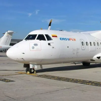 Avión de la aerolínea Easyfly, que se sumó a las aerolíneas que atenderán pasajeros afectados por las crisis de Ultra Air y Viva Air