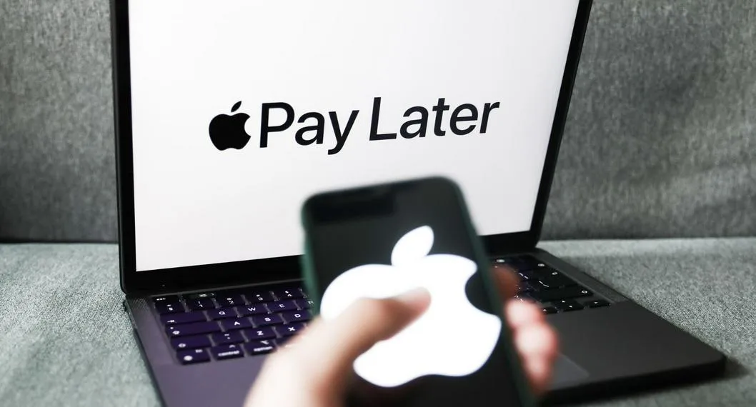 Un computador con el logo de Apple Pay Later ilustra nota sobre esta función y cómo son los préstamos que ofrece.