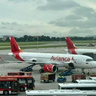 Aviones de Avianca y de Ultra Air, aerolínea que quebró en Colombia a la cual la primera mencionada está atendiendo sus pasajeros y los de Viva Air
