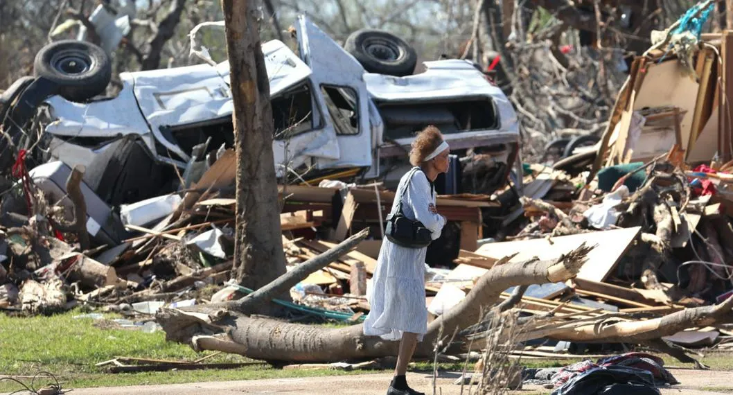 Tornado en Arkansas, Estados Unidos, dejó decenas de heridos y daños materiales.