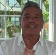 Ricardo Montaner en montaje con imagen de video en el que revelan rostro de Índigo ilustra nota sobre su reacción a ese contenido.