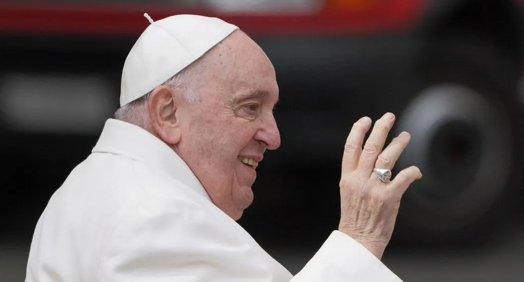 El papa Francisco, dado de alta este sábado tras sufrir una infección respiratoria.