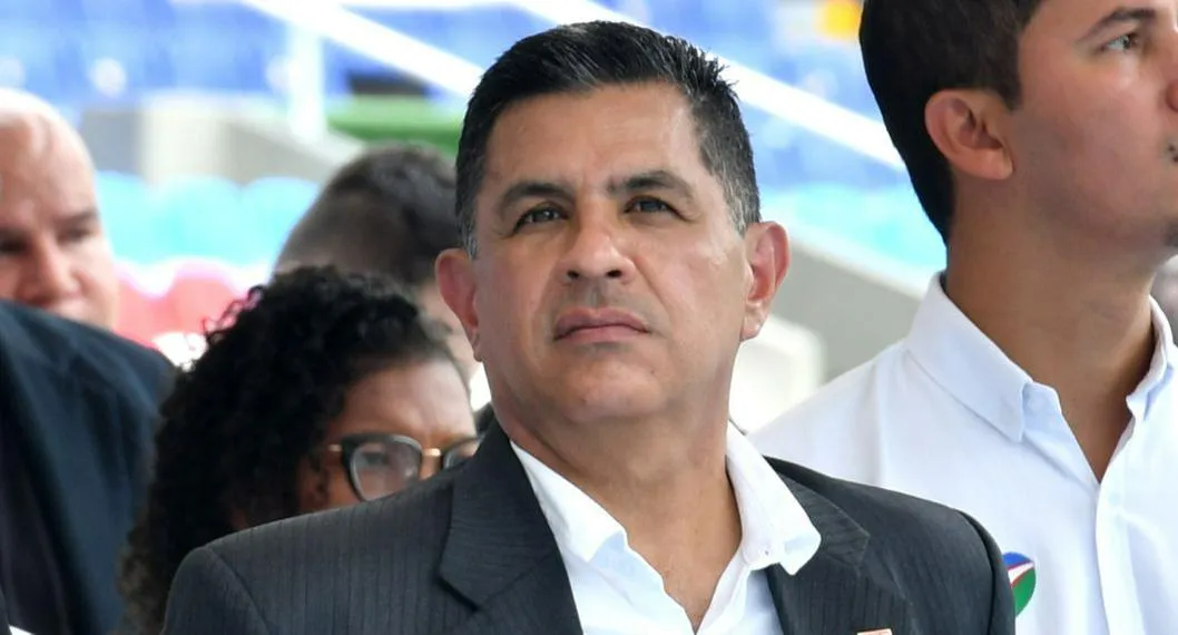 Jorge Iván Ospina, alcalde de Cali, en un evento en el estadio Pascual Guerrero, a propósito de la orden de embargo en su contra a cuentas y propiedades que ordenó la Contraloría