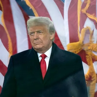 Abogados de Donald Trump mandan mensajes indirectos a juez colombiano del caso.