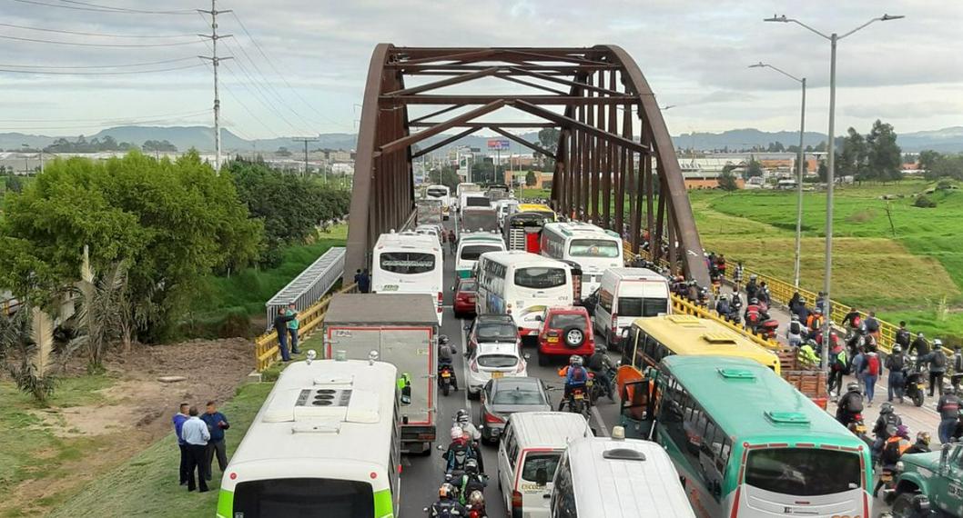Obra Funza-Bogotá para acabar con los trancones de la calle 80 y para que conductores no paguen el peaje