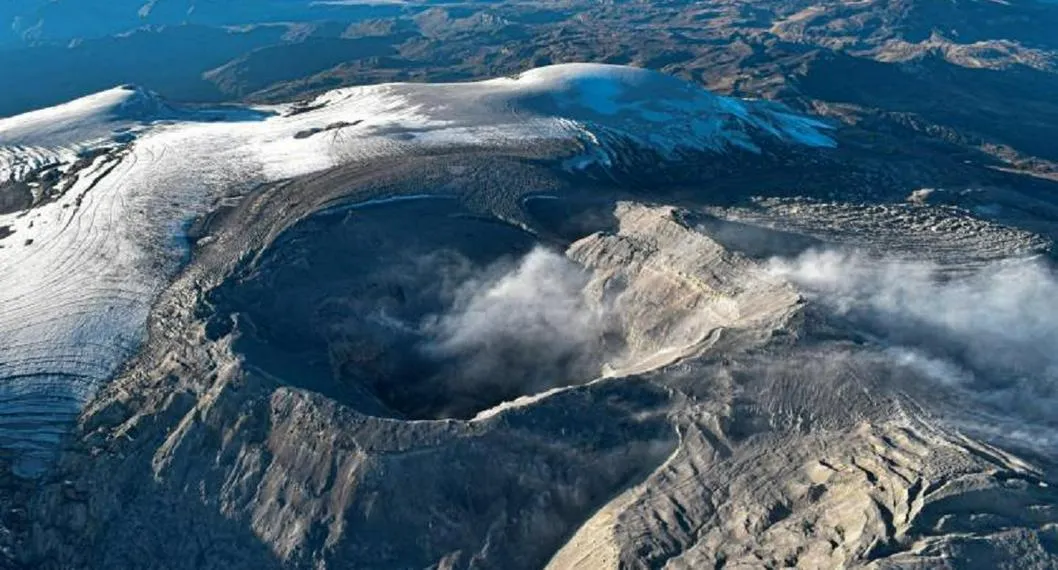 Volcán Nevado del Ruiz registró menos sismos, pero la alerta naranja se mantiene