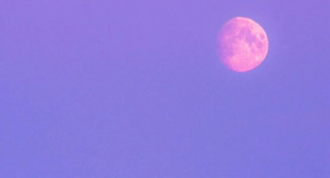 Luna rosada a propósito de cuándo y dónde ver el cambio de este astro.