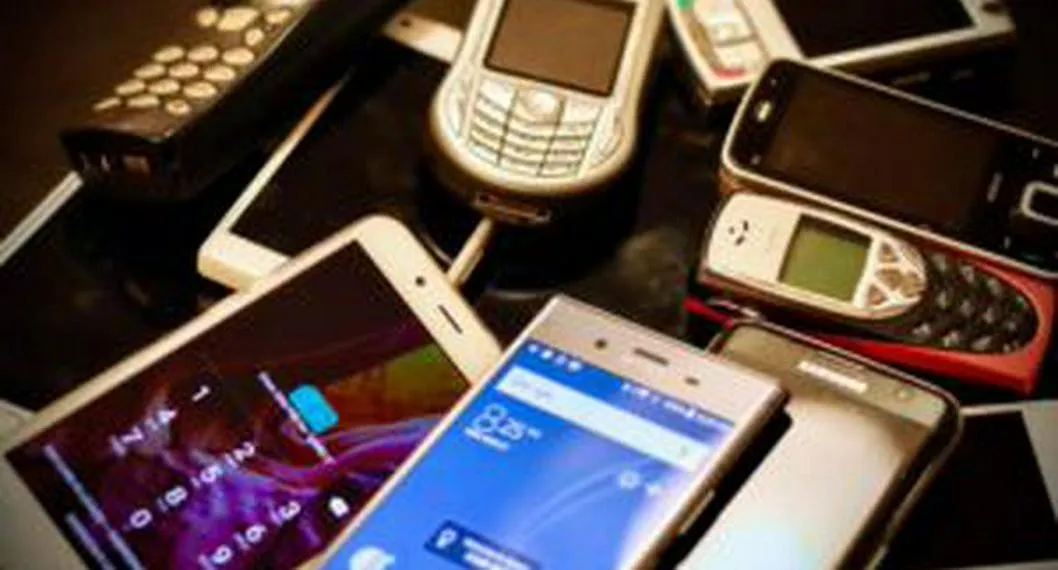 Dian confiscó en Los Mártires (Bogotá) cosas para celulares en contrabando