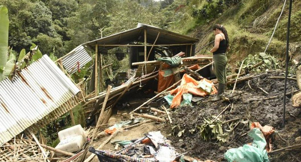 Casa afectada por derrumbes. En relación con la ola invernal de Tolima.