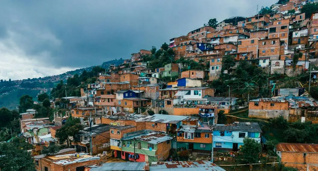 Miles de familias en Colombia recibirán el 15 de abril el subsidio de 'Mi casa ya' por hasta 30 millones de pesos