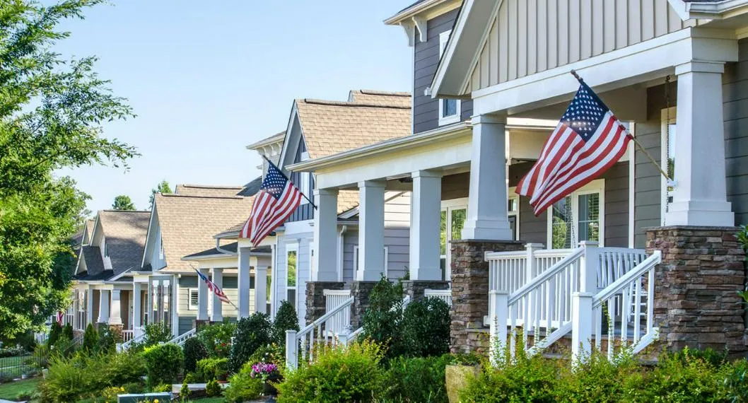 Foto de casa en EE. UU. a propósito de bajada de tasas hipotecarias y subida de precios de viviendas