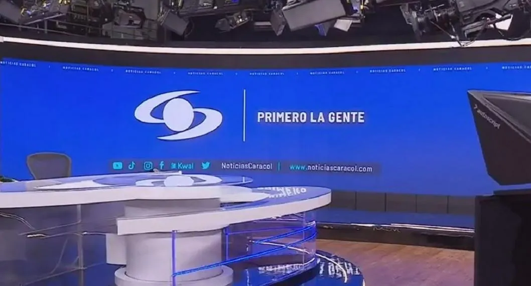 Set de Noticias Caracol, ahora que se conocieron los nuevos presentadores de Noticias Caracol Ahora.