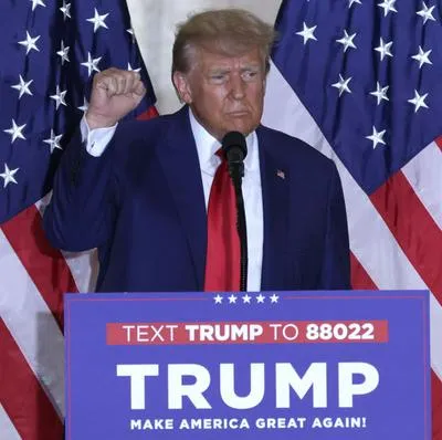 El expresidente de Estados Unidos Donald Trump, hablando después de su imputación este 4 de abril del 2023.