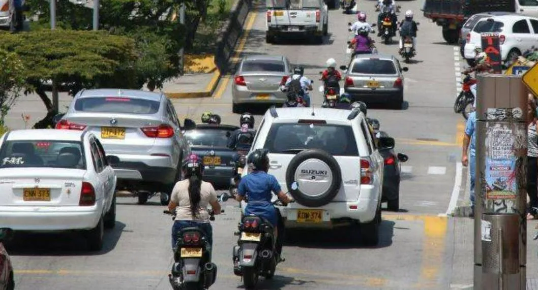 Carros en Armenia a propósito de cómo funcionará el pico y placa en Semana Santa.