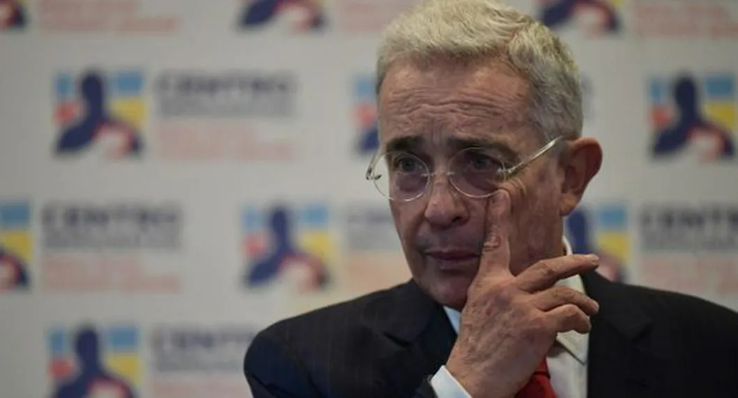 Foto de Álvaro Uribe, a propósito de lo que dijo de la reforma laboral