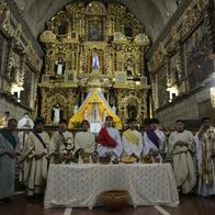 Cuánto pesaba la cruz de Cristo y a qué hora murió Jesús?