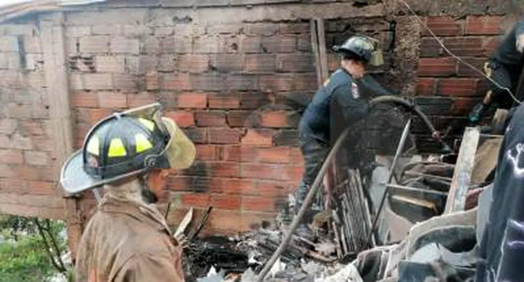 Incendio de fábrica destruyó casas y dejó animales muertos en Antioquia