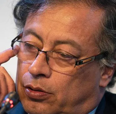 El presidente Gustavo Petro comentó que está escribiendo un libro, pero lamentó que Andreas Slam ya utilizó el título que él había pensado.