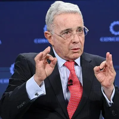 Partido de Álvaro Uribe responde a Gustavo Petro sobre reforma pensional