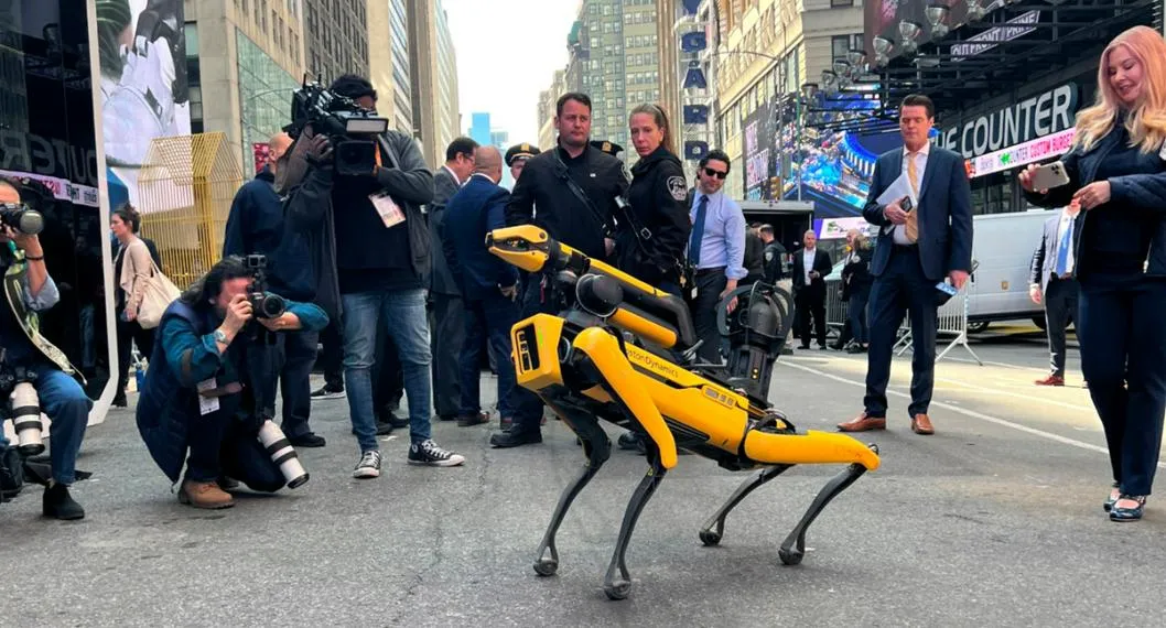 Perro robot es presentado como nueva herramienta de policía en Nueva York.