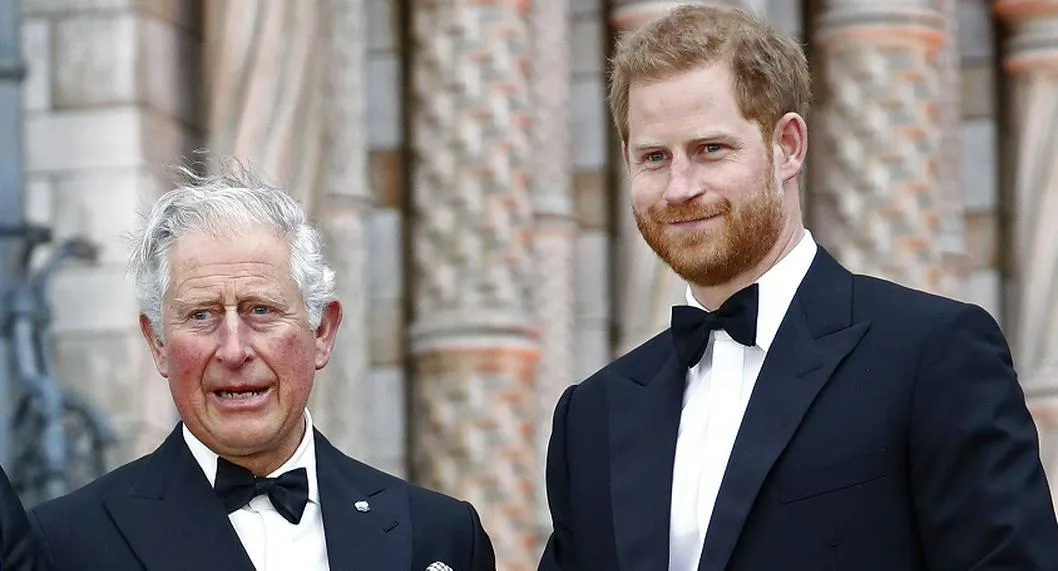 Príncipe Harry participará en la coronación de Carlos, pero sin su esposa, quien se quedará en Estados Unidos con sus hijos. 