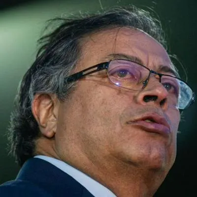 Gustavo Petro, presidente de Colombia, e Iván Duque, expresidente de Colombia, protagonizaron acalorada discusión por diferencias en el Acuerdo de Paz